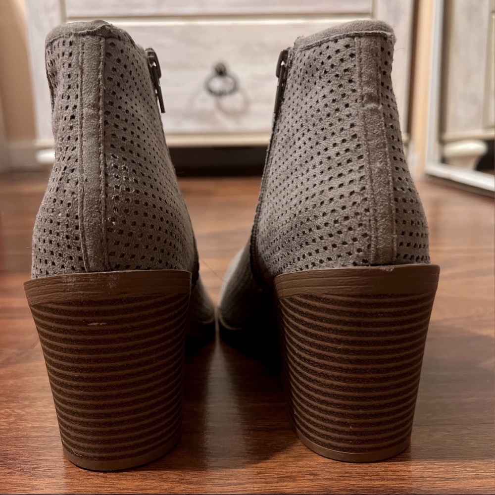 Soda Olive Heeled Boots - Picture 4 of 5